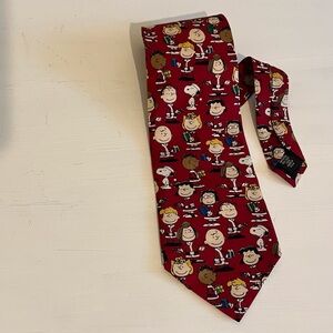 Jolly bright red  Peanut & Friends Christmas Tie